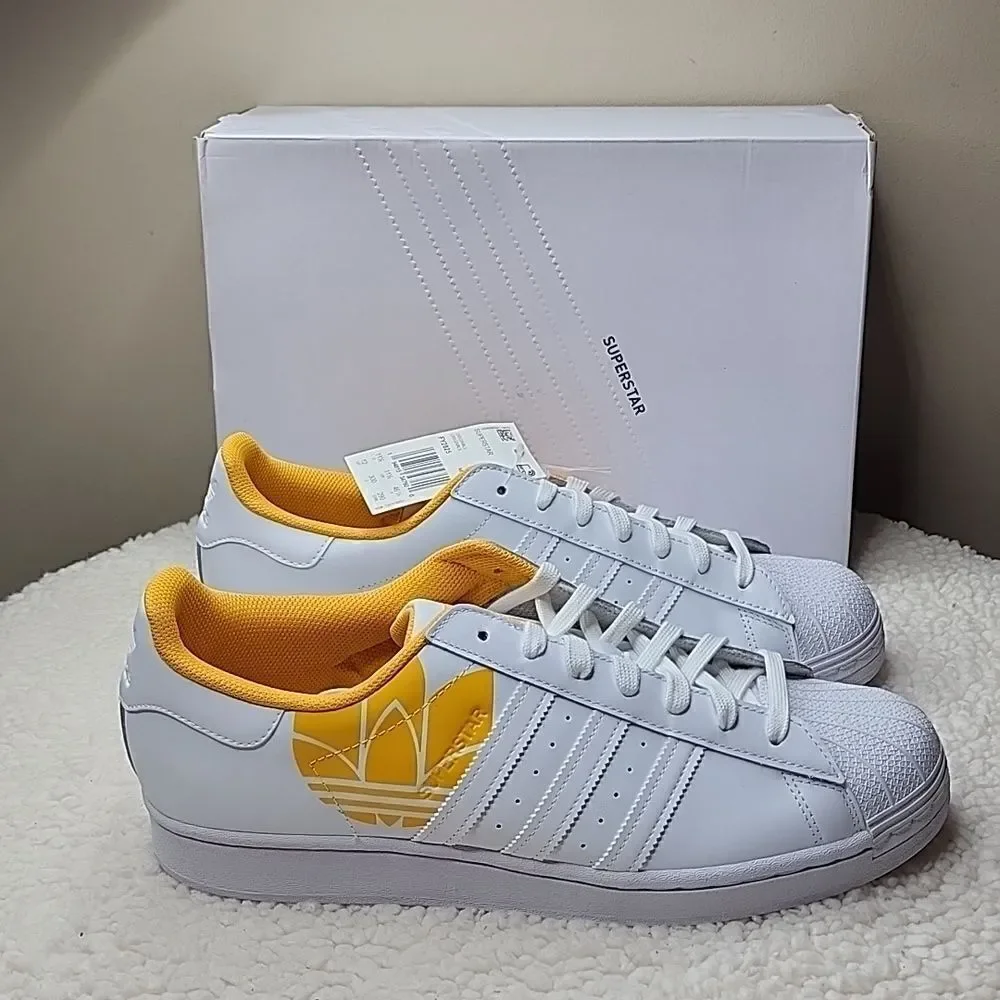 NWT Adidas mens Superstar Casual Sneakers Size 12 White/White/Active Gold
